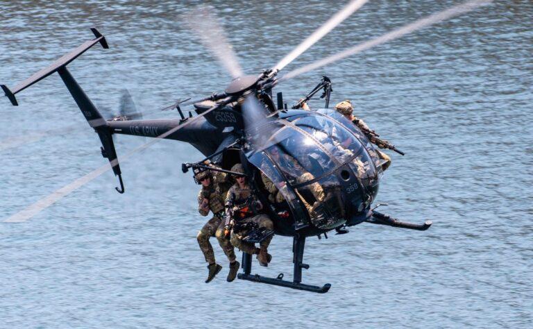 EE.UU. despliega helicópteros de combate cerca de Venezuela, según The Washington Post