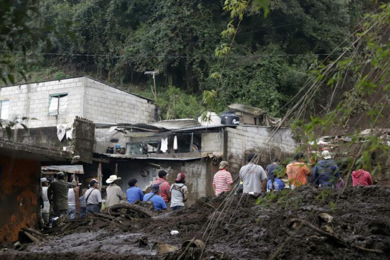 Van 66 muertos por las fuertes lluvias en cinco estados