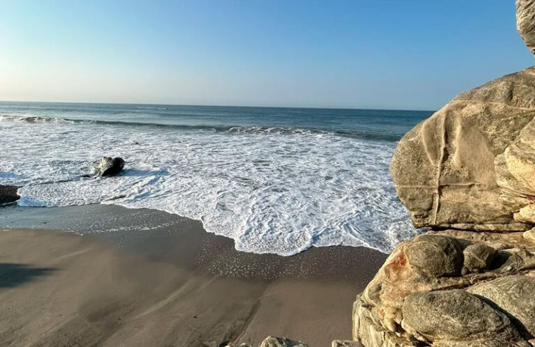 Mantiene Protección Civil búsqueda de masculino desaparecido en playa Plataforma de Santa María Colotepec