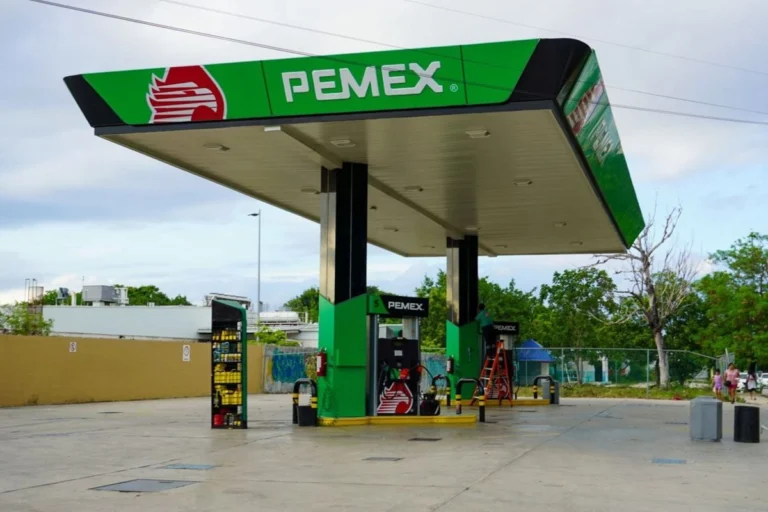 Publica Comisión Nacional de Energía acuerdo para eliminar regulación asimétrica de Pemex