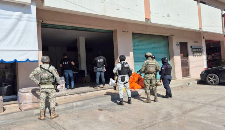 Cateo en establecimiento de paquetería permite asegurar paquete con cocaína, marihuana y cristal en Pinotepa Nacional: Fiscalía de Oaxaca