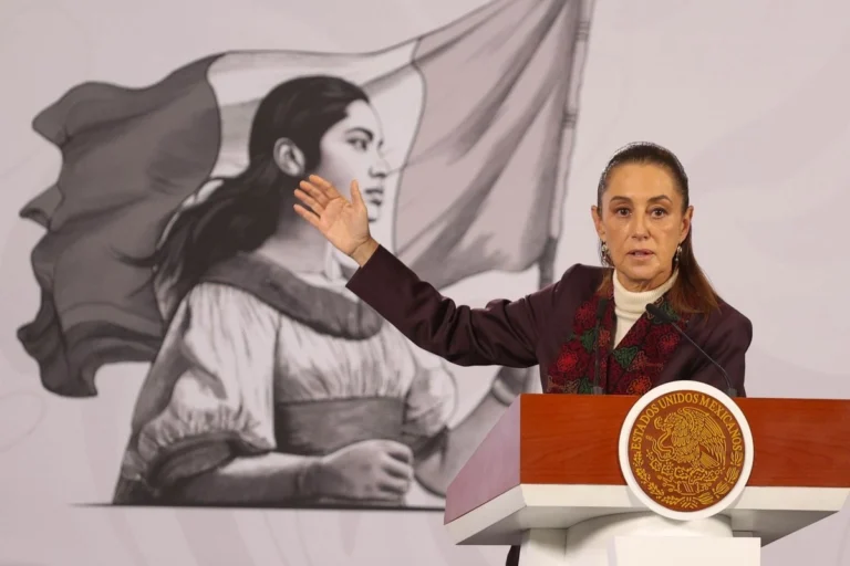 Festejo en el Zócalo mostró que 4T es una forma distinta de gobernar: Sheinbaum