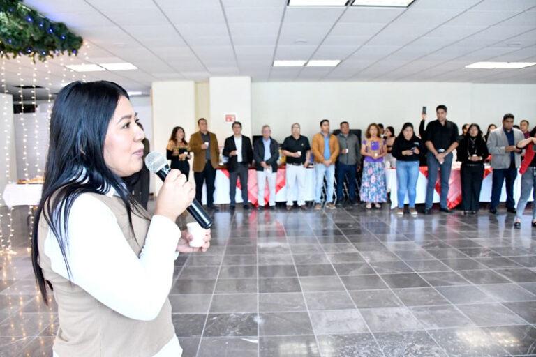 Encabeza Tania Caballero Navarro brindis navideño con personal del Congreso del Estado