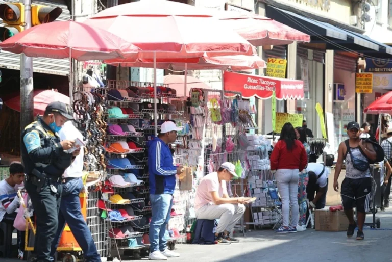 Aumento de la ocupación laboral se nutre de empleos informales: Inegi