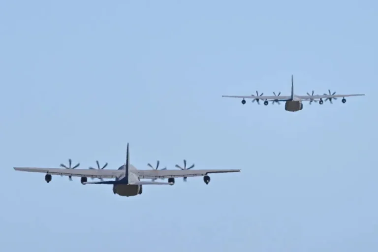 EU advierte a aerolíneas de riesgo por posibles acciones militares en espacio aéreo de México y otras partes de AL