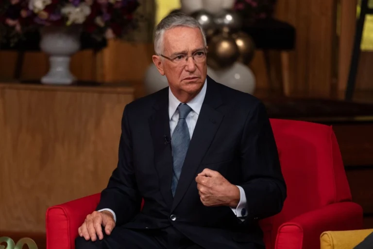 Grupo Salinas contactó a SAT para el pago de 51 mil mdp, confirma Sheinbaum; se definirán términos de liquidación