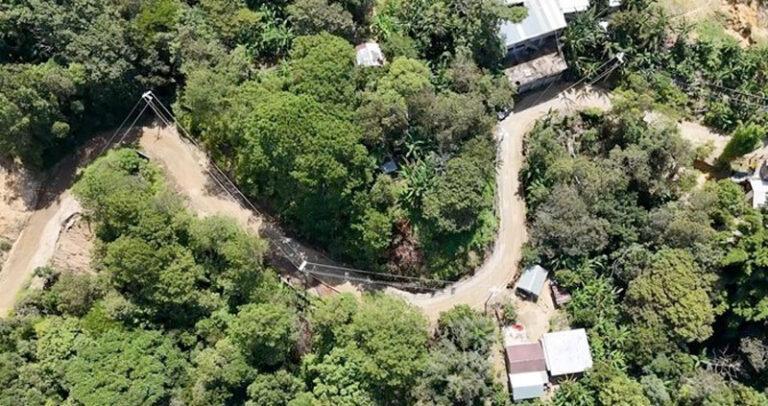 Amplía Gobierno del Estado red de energía eléctrica en San Baltazar Loxicha