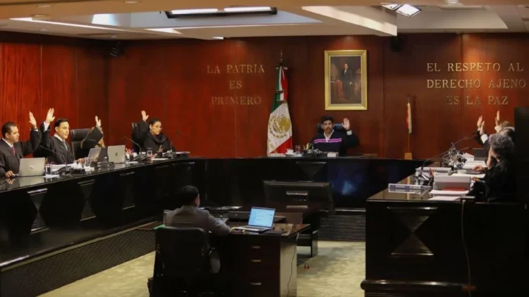 La Suprema Corte consiente a ministros con camionetas nuevas a cuatro meses de asumir el cargo