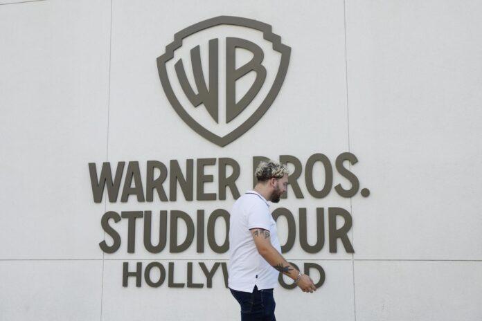 Consejo de Warner rechaza la última oferta de Paramount y apuesta por fusión con Netflix