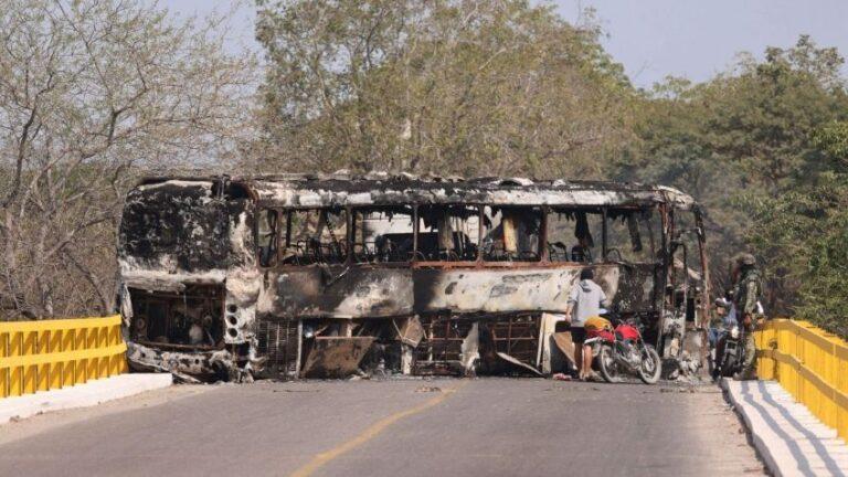 Se fugan 23 reos de penal de Puerto Vallarta, hay 1 policía muerto, confirma Seguridad