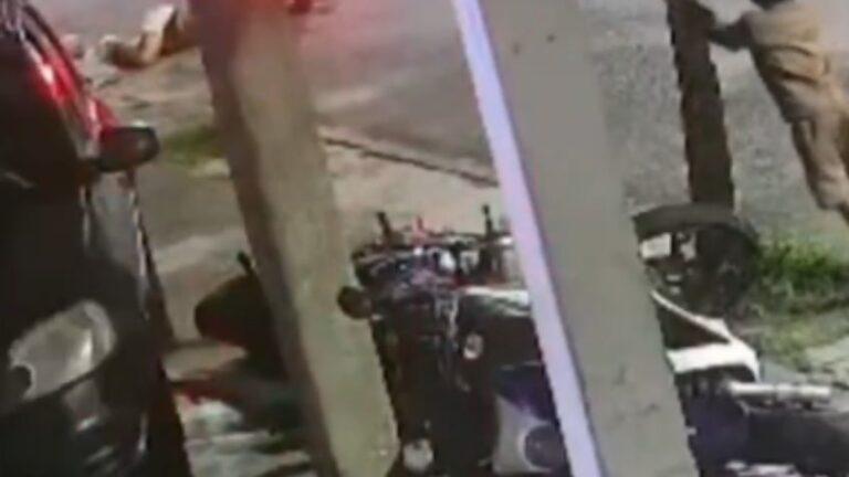 Padre de familia es asesinado frente a su hijo, el niño se queda frente al cadáver: VIDEO