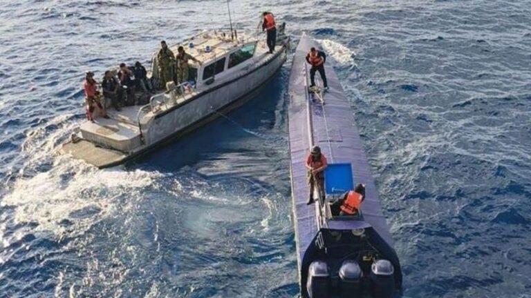 Aseguran semisumergible con presunta cocaína en las costas de Colima