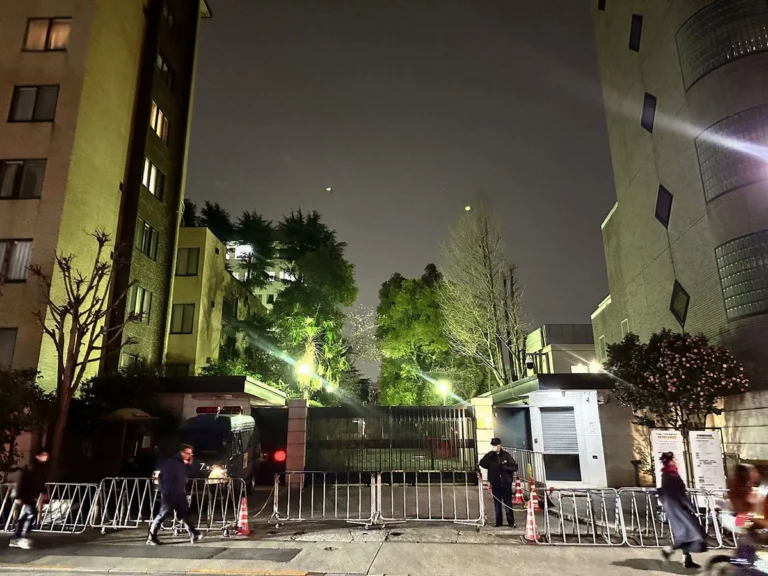 China protesta ante Japón por presunto allanamiento de su embajada en Tokio