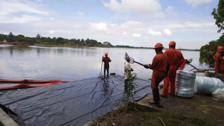 FGR investiga derrame de petróleo en Veracruz y Tabasco; ya hay delito penal por el caso: Sheinbaum