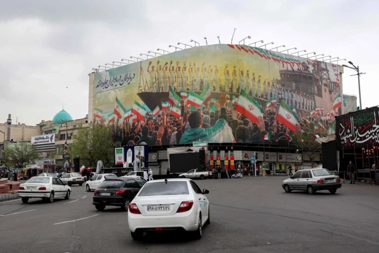 Irán considera “excesivo” el plan de EU para poner fin a la guerra; seguirá sus operaciones militares