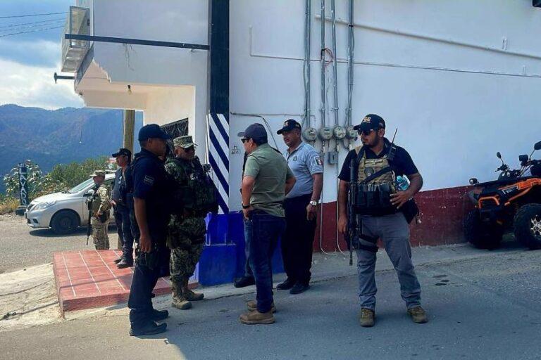 Localizan con vida al presidente municipal de Taxco y a su padre