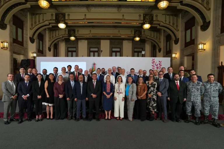 Bajará el diésel a $27 tras un pacto de gasolineros con Claudia Sheinbaum