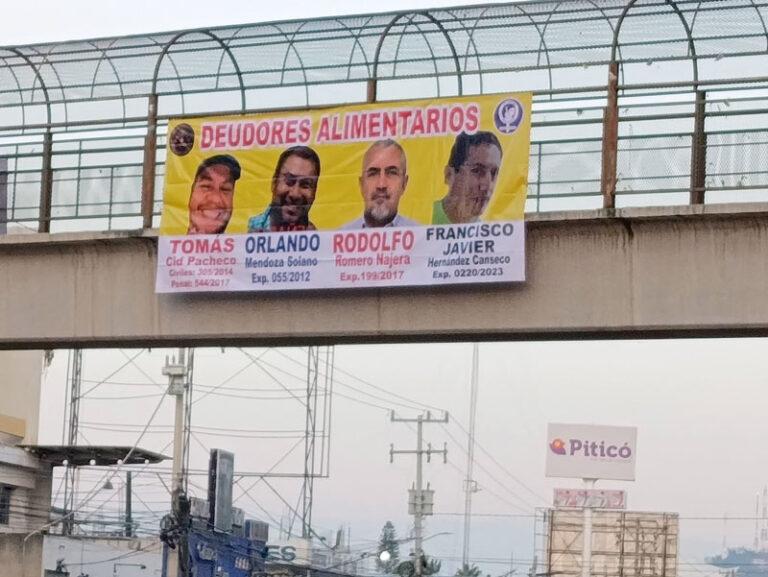Protestan en Oaxaca con “tendederos” contra deudores alimentarios