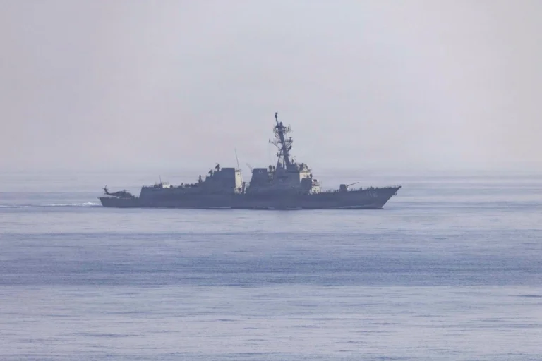 Irán declara “completamente abierto” el estrecho de Ormuz tras casi dos meses de guerra en Medio Oriente