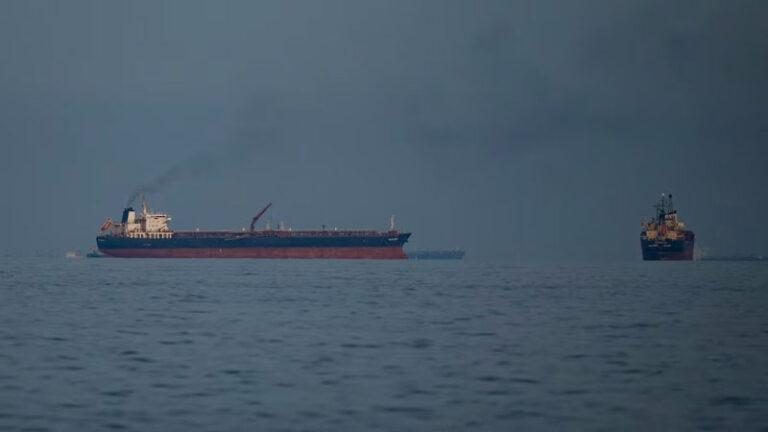 Francia ‘reclama’ a Irán cuota por pasar en Estrecho de Ormuz: ‘No es aceptable, las aguas son libres’