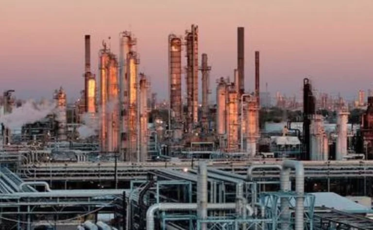 Pemex contuvo derrame de diésel en Deer Park; tomará 2 días reparar y limpiar