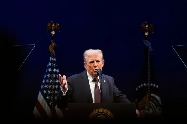 Trump amaga con reanudar bombardeos en Irán si no alcanzan acuerdo