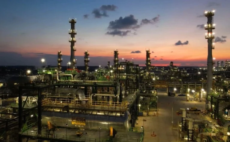 Pemex fortalece su posición financiera y operativa