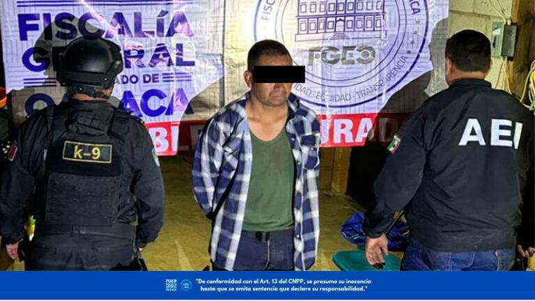 Fiscalía ejecuta cateo en Santa María Peñoles; asegura armas de fuego, presuntas drogas y detiene a una persona