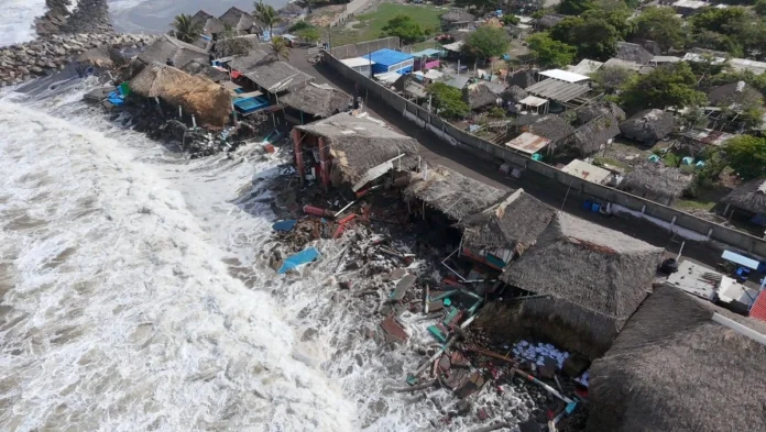 mar-de-fondo-afecta-restaurantes-en-chiapas-y-provoca-danos