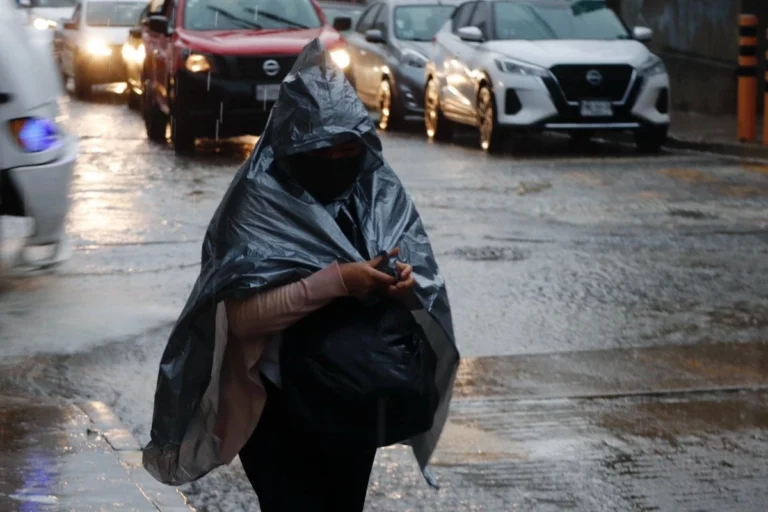 Prevén fuertes lluvias en Oaxaca por zonas de baja presión en el Pacífico