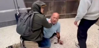 Agentes de ICE someten de forma violenta a un hombre en el Aeropuerto de Las Vegas; lo esposan y lo abandonan | VIDEO