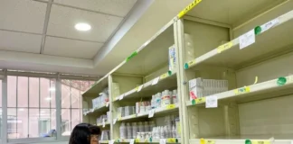 Proveedores alertan que cambios en licitación de medicamentos elevarían costos en 10 mil millones de pesos