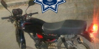 Policía de Oaxaca de Juárez recupera motocicleta con reporte de robo; delincuentes la abandonaron tras dañarla