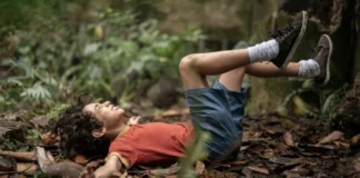 Con 6 capítulos en Netflix: la inquietante serie mexicana donde un niño descubre un oscuro secreto bajo un pozo