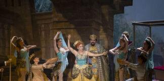 El Teatro Cervantes se viste de gala: Glamour, civismo y expectación en el gran estreno de ‘El Fantasma de la Ópera’ en Málaga