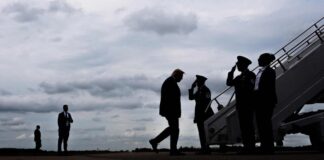 Trump dice que Irán debe escoger entre un “acuerdo” o la “rendición total”; Teherán rechaza planes de reanudar negociaciones
