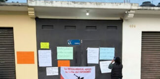 Docentes de la UGMEX bloquean avenida en protesta por despidos y pagos pendientes