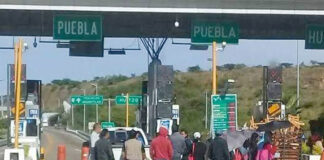 Presuntos normalistas toman nuevamente la caseta de San Pablo Huitzo en Oaxaca