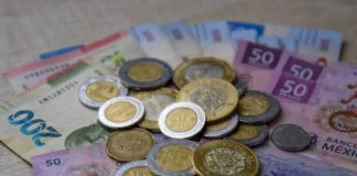 Moderación marginal de la inflación en EU impulsa al peso mexicano; cotiza en 17.03 unidades por dólar