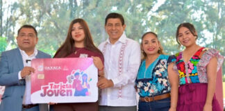 Entrega Salomón Jara Tarjetas Joven a más de mil 500 personas beneficiarias