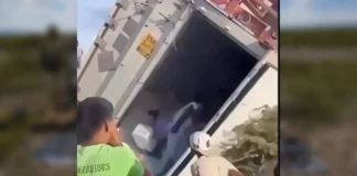 Rapiña termina mal: mujer recibe brutal golpe en la cabeza mientras saqueaba tráiler volcado