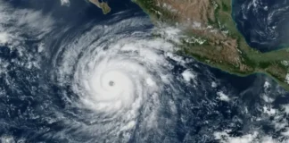 Expertos alertan sobre formación de triple huracán en el Pacífico: podría ser devastador