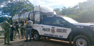 Asegura Policía Estatal pipa con hidrocarburo presuntamente ilegal en el Istmo