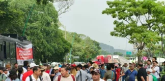 Maestros de la Sección 7 de la CNTE bloquean accesos a Tuxtla Gutiérrez