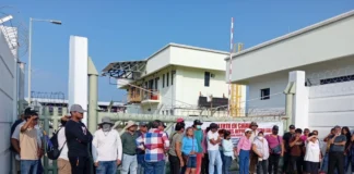 Trabajadores de Pemex protestan por la falta de atención médica en planta de Tapachula, Chiapas