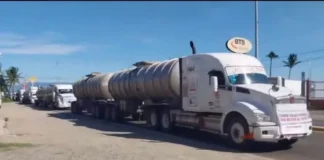 Transportistas de Salina Cruz se suman a movilización nacional por inseguridad en carreteras